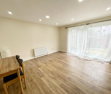 5 bedroom semi-detached house to rent - Photo 3