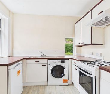 4 bedroom semi-detached house to rent - Photo 6