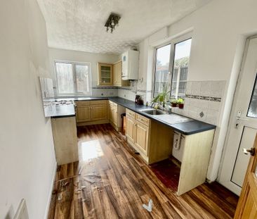 Semi-detached Family Home * Three Bedrooms * Fitted Kitchen * UPVC ... - Photo 6