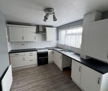 3 bedroom terraced house to rent - Photo 5