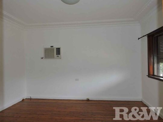Neat and tidy large three-bedroom family home - Photo 1