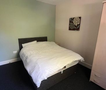 3 bedroom townhouse to rent - Photo 2