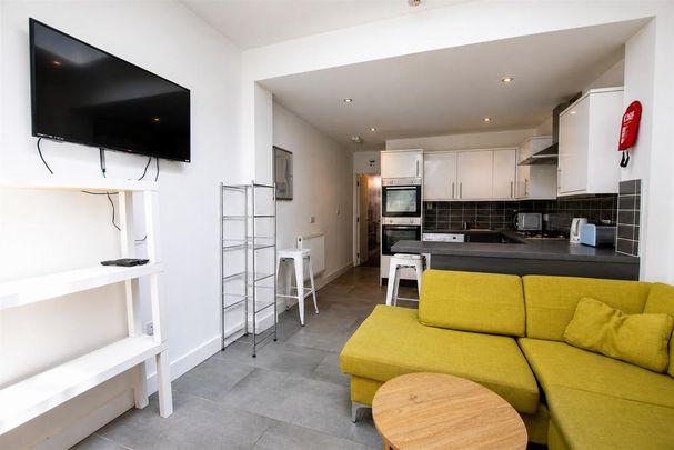 5 bedroom house to rent - Photo 1