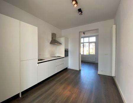 GEZELLIG EN VOLLEDIG GERENOVEERD APPARTEMENT - Photo 2