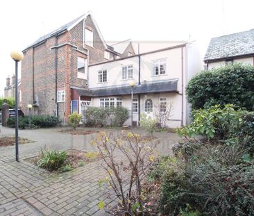 2 bedroom cottage to rent - Photo 1