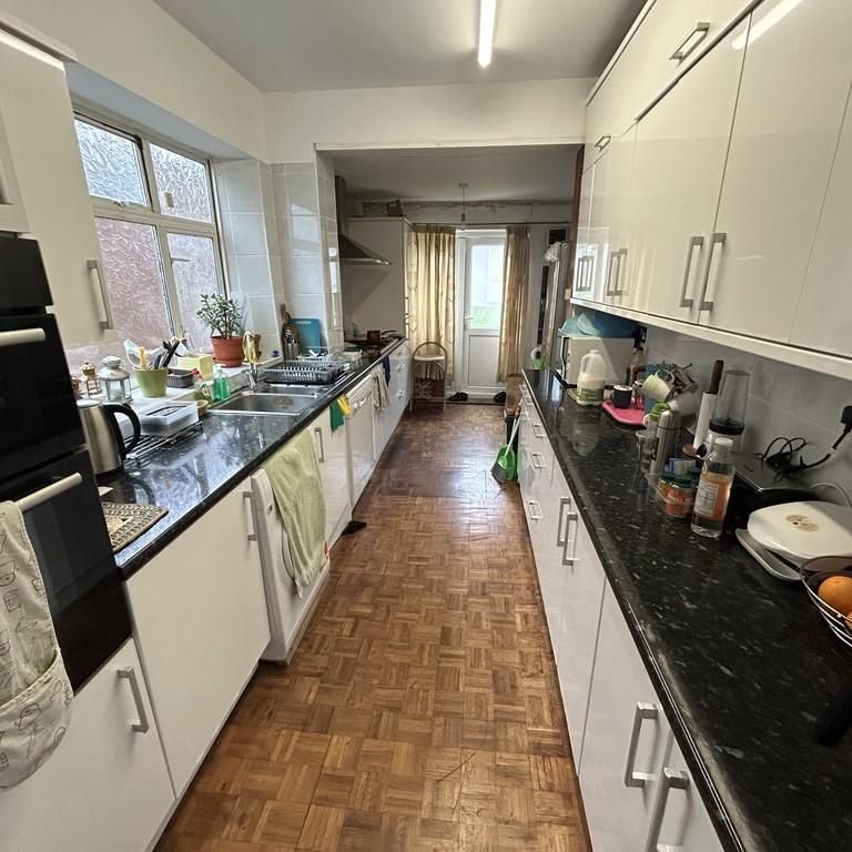 House share to rent - Photo 1