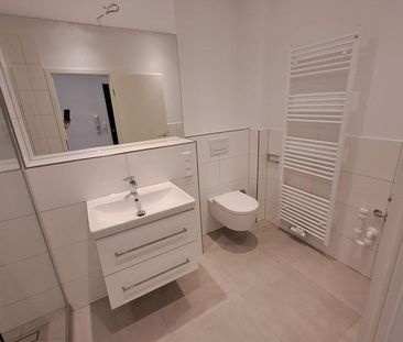 2-Zimmer WG mit Balkon - Kernsaniert ab sofort - Photo 1