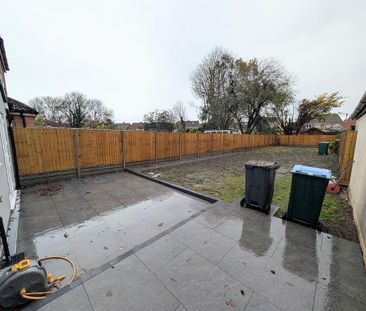 3 bedroom end of terrace house to rent - Photo 5