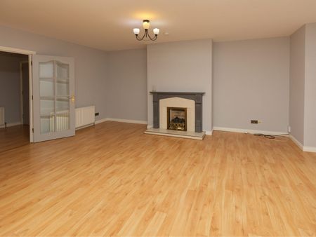 Ground floor flat to rent on - Photo 2