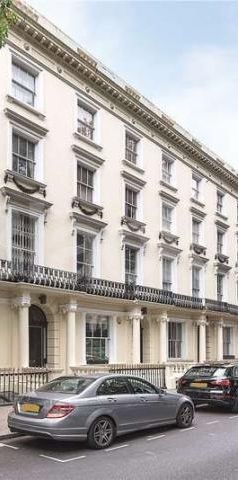 4 Bedroom, 2 bath, 1 reception Flat - Photo 1