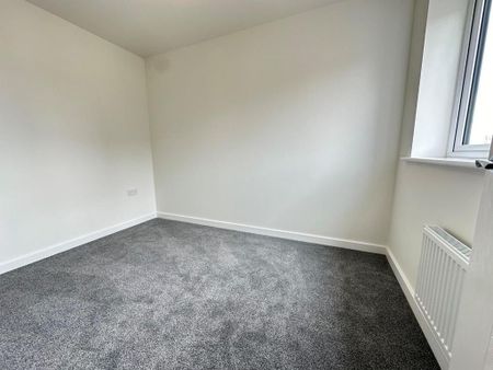 3 bedroom semi-detached house to rent - Photo 5