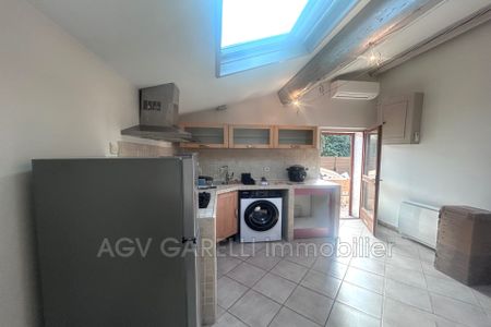 Location Appartement 1 pièce 35m² SIX FOURS LES PLAGES 83140 - Photo 4