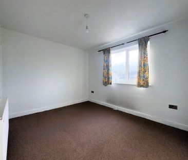 4 bedroom terraced house to rent - Photo 6