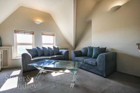 4 bedroom apartment to rent - Photo 2