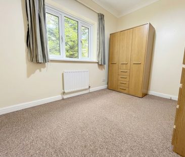 3 bed Terraced House To Let - Photo 2
