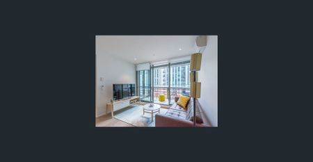 FURNISHED AND STYLISH RESIDENCE IN A COMMANDING LOCATION - Photo 2