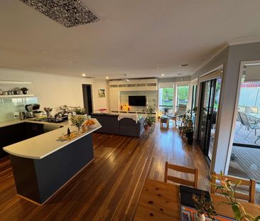 Caroline Springs - Photo 1