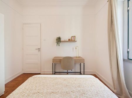 Rua da Palmeira, Lisbon, Lisbon 1200-219 - Photo 2