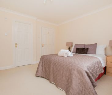 Sandown Court, Worth, Crawley, RH10 - Photo 3