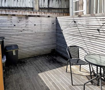City living on the Terrace - Photo 3