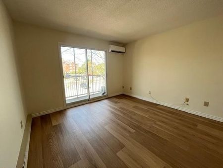 316 Kingsdale Ave. Unit 302 - 3 bed, 2 bath - Photo 4