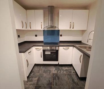 2 Bed Flat, St. Davids Court, M8 - Photo 1