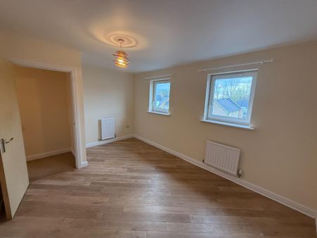 3 Bed House - Terraced - Photo 4