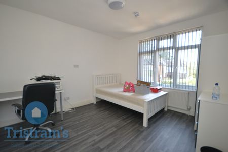 6 bed Semi-Detached House for Rent - Photo 2