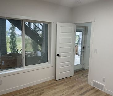 Spacious: 2-bedroom secondary legal suite in Nolan Hill NW | Calgary - Photo 1