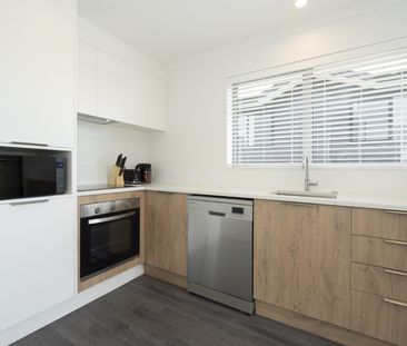 Introducing our near-new, fully furnished studio rooms for rent. - Photo 5