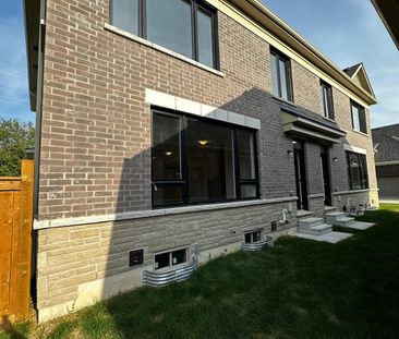 For Lease - 333 Lindsay Street, Kawartha Lakes, Ontario - Photo 4