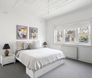 Superb Art Deco Residence with Modern Enhancements in Exclusive Cul... - Photo 3