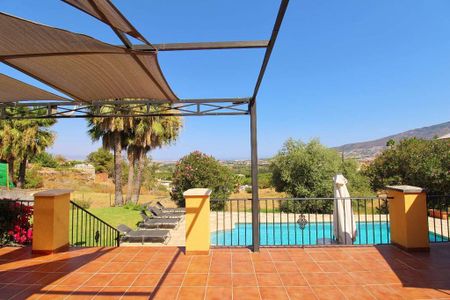 3 bedroom luxury Villa for rent in Alhaurín de la Torre, Spain - Photo 5
