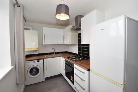 2 bedroom apartment to rent - Photo 4