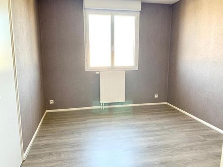 Location Appartement 2 pièces 48m² CHAUMONT 52000 - Photo 2