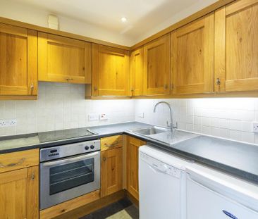 2 bedroom flat to rent - Photo 6