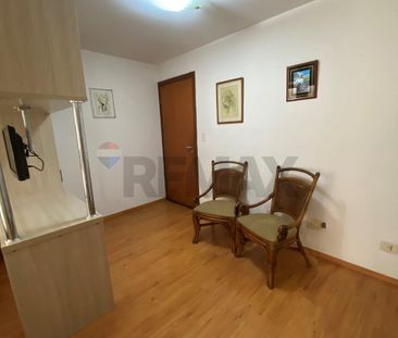 Studio 34m², mobiliado, varanda com churrasqueira carvão, 1 vaga, 9... - Foto 2