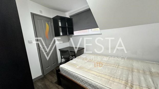 1 bedroom in a house share to rent - Photo 1