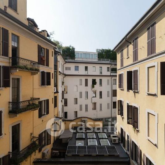 Quadrilocale in Affitto in Via Rovello a Milano - Photo 1