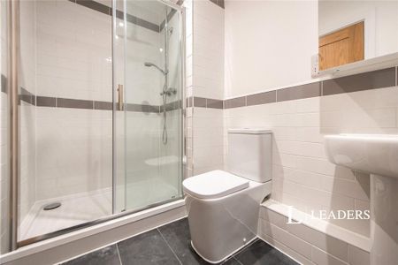 2 bedroom flat to rent - Photo 3