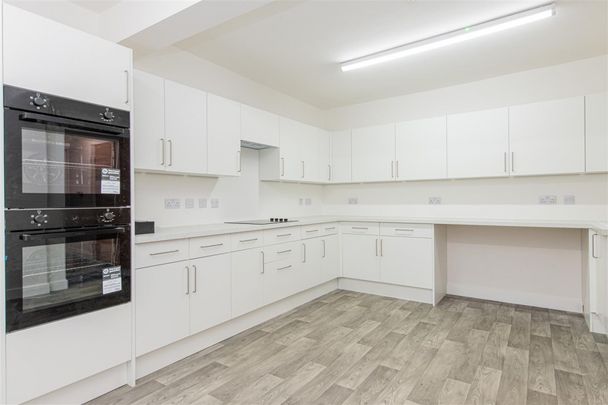 1 bed Room To Let - Photo 1