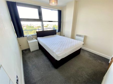 2 bedroom apartment to rent - Photo 3