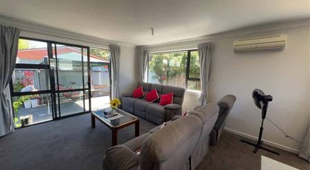 Cosy in Redwoodtown - Photo 2