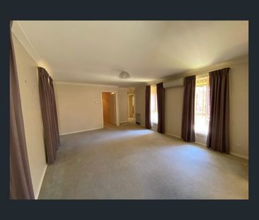 Comfortable Low Maintenance Villa - Photo 1