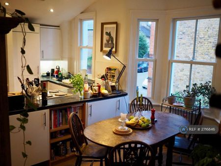 3 bedroom maisonette to rent - Photo 2