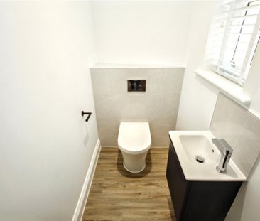 2 bedroom end of terrace house to rent - Photo 1