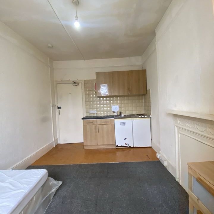 Studio Flat, Beech House Road, CR0 - Photo 1