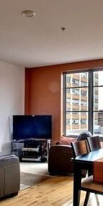 Superbe condo style penthouse sur deux niveaux de 1000 pc - Photo 3