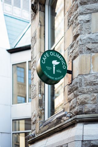 Loxley Quartier des Spectacles - Modern Rentals in the Heart of Downtown Montreal - Photo 2