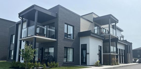 Grand 4½ +bureau, Internet, Domaine sur-le-Vert, St-Hyacinthe, 1 septembre 2026 - Photo 2